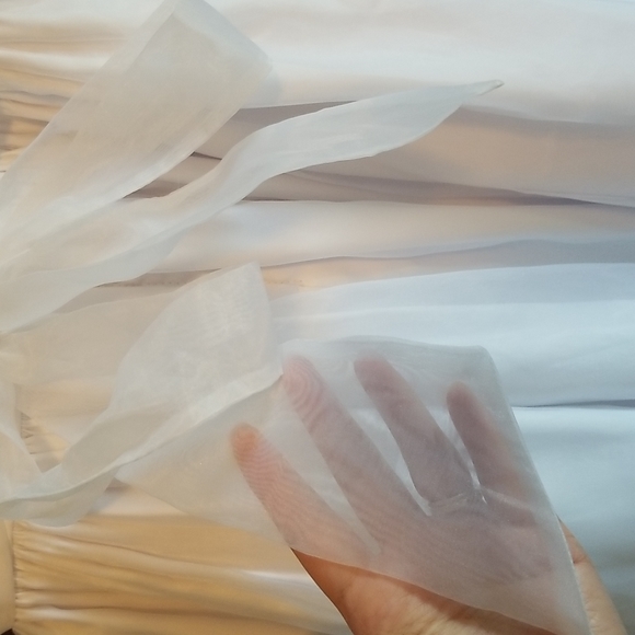 Girl's white formal dress - Picture 5 of 6